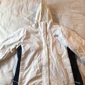 THE NORTH FACE RAIN COAT